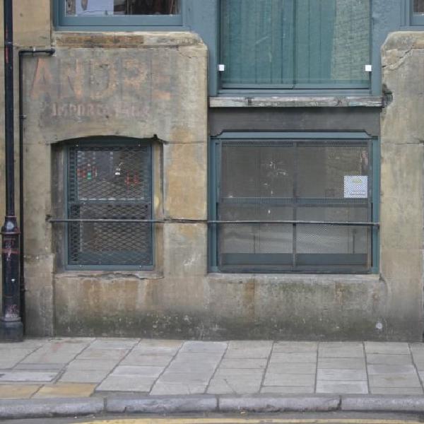 Andre Perot doorway