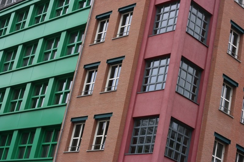 Corner windows