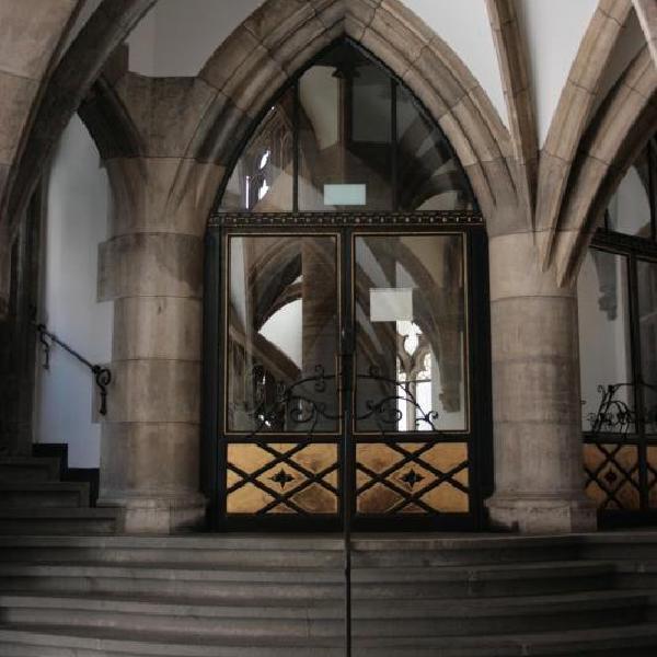 Intricate archways