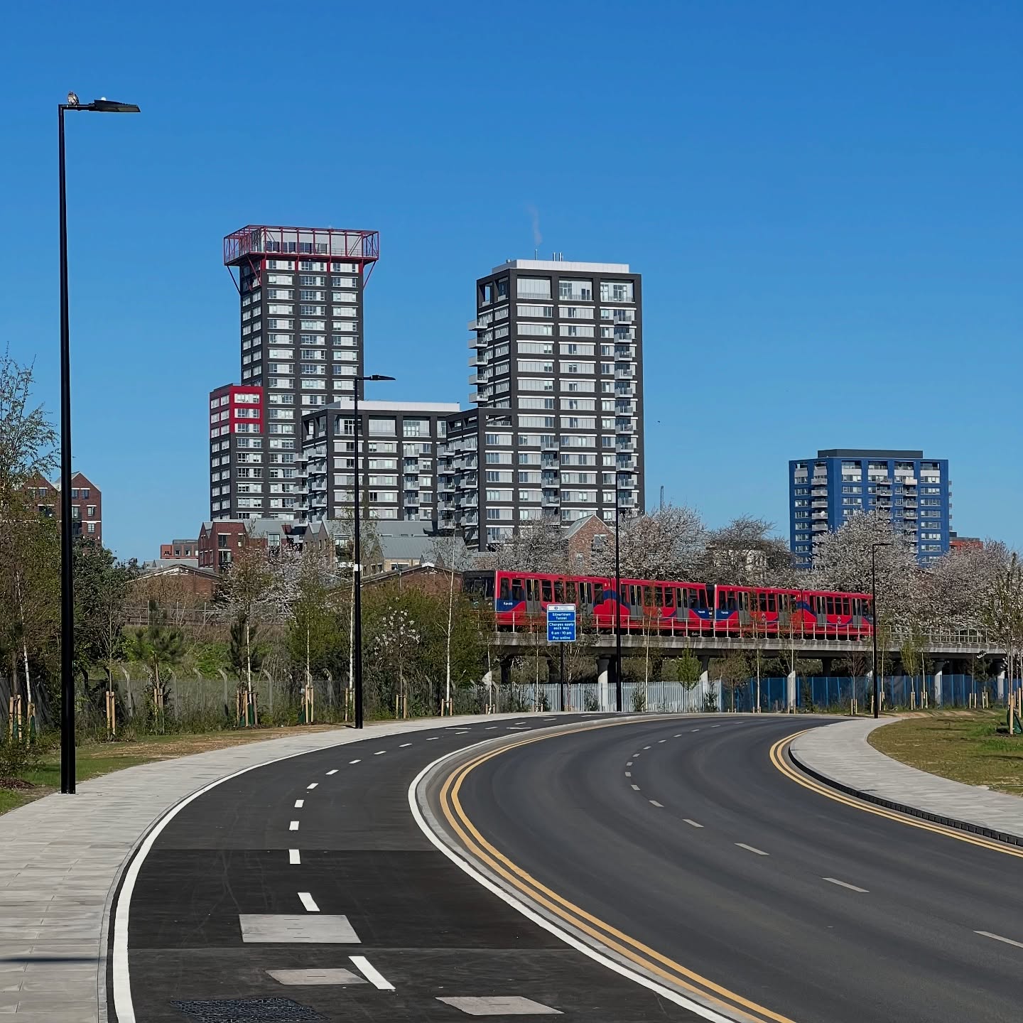 DLR passing Dock Road